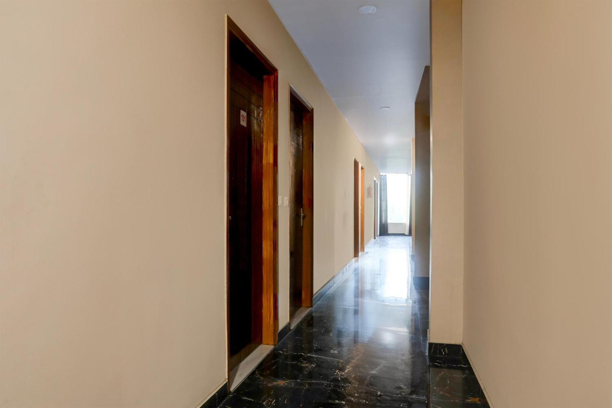 Hotel O Rana Hotel & Restaurant Meerut Esterno foto